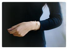 Load image into Gallery viewer, The Angel&#39;s Feather - Bracelet