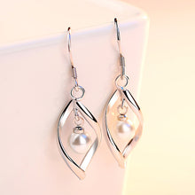 Load image into Gallery viewer, The Pearl Eye Earrings
