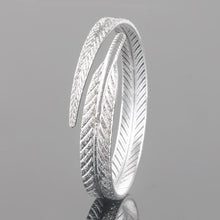 Load image into Gallery viewer, Angel Feather Bracelet &amp; Printed Card