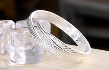 Load image into Gallery viewer, Angel Feather Bracelet &amp; Printed Card