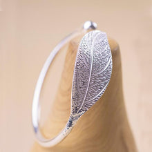 Load image into Gallery viewer, Angel Feather of Hope, Love &amp; Life - Bangle